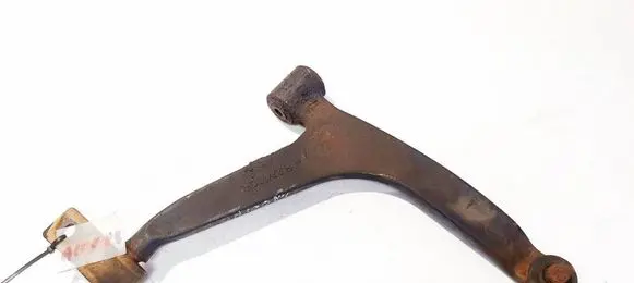 Citroen Xsara Picasso Front lower control arm/wishbone