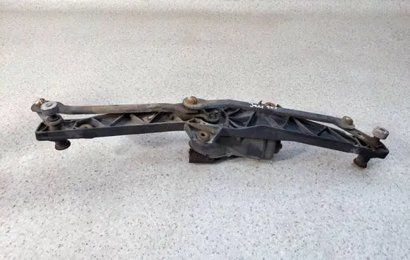 Jeep Grand Cherokee Front wiper linkage 