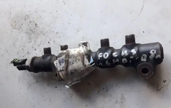 Ford Focus Fuel distributor 
