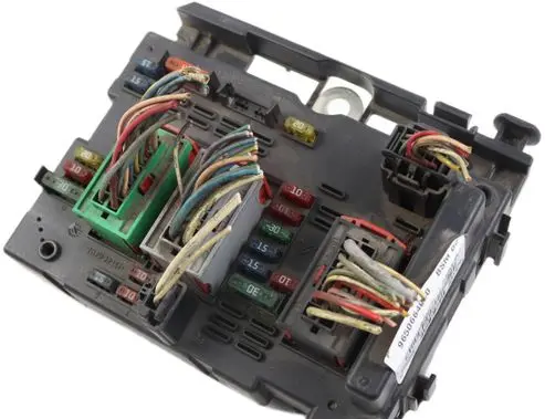 Peugeot 307 Fuse module 9650664080 33076747
