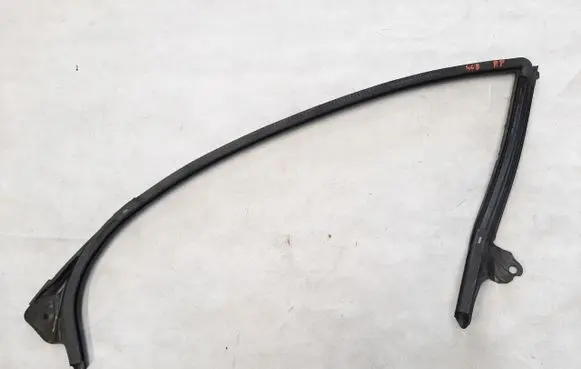 Audi A7 S7 4K8 Front door rubber seal 4G8845354F