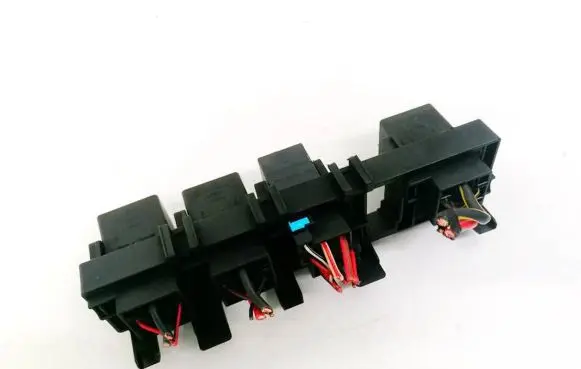Volkswagen PASSAT B7 Fuse box set 7N0937503A