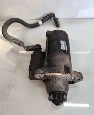 Nissan Almera Tino Starter motor 233008H801 M008T71471