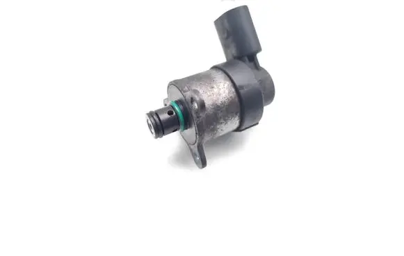 Mercedes-Benz C W204 Fuel pressure regulator 2031923182 0928400762