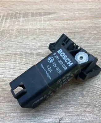 Skoda Fabia Mk2 (5J) Glow plug pre-heat relay 038907281D 0281003038