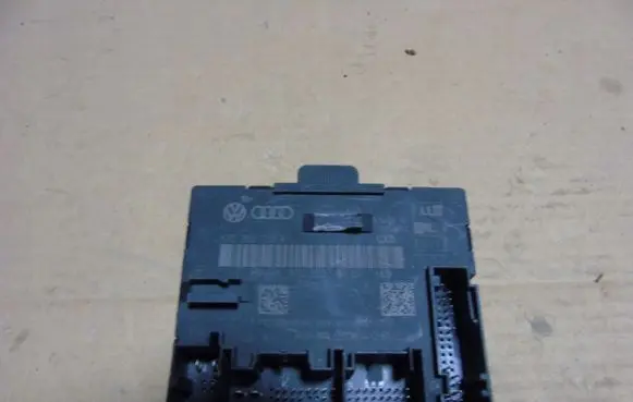 Audi A5 Door control unit/module 8t0959792p 8T0959792P