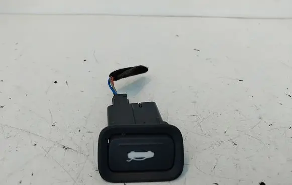Hyundai i40 Tailgate opening switch 39R5901100