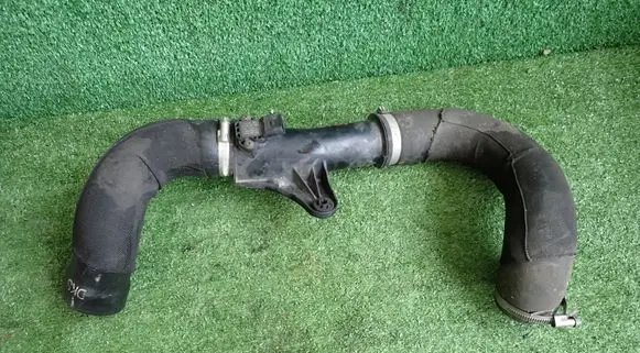Porsche Macan (95B) Intercooler hose/pipe 8K0145673