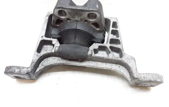 Volvo C30 Engine mount bracket 3M516F012BH