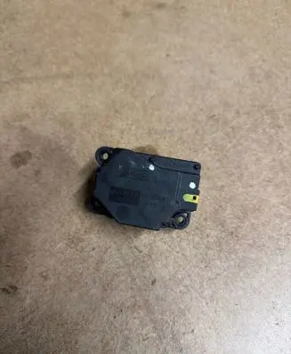 Volvo V50 Air flap motor/actuator 4N5H19E6166652A 6652A
