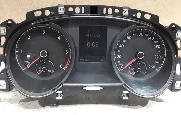 Volkswagen Golf Sportsvan Speedometer (instrument cluster) 517920741