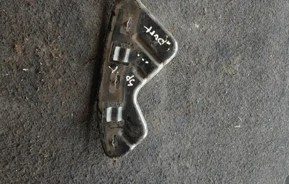 KIA Sportage Headlight/headlamp mounting bracket
