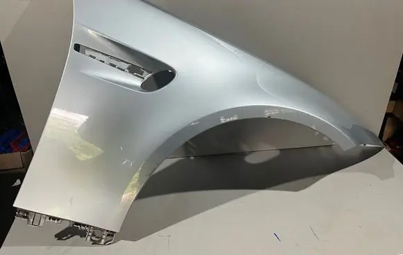 BMW M3 e92 Fender 8043218 72458411