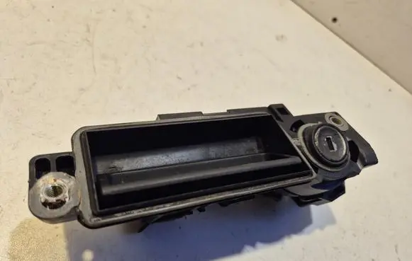 Mercedes-Benz E W211 Tailgate/trunk/boot exterior handle A2037500693 708000620