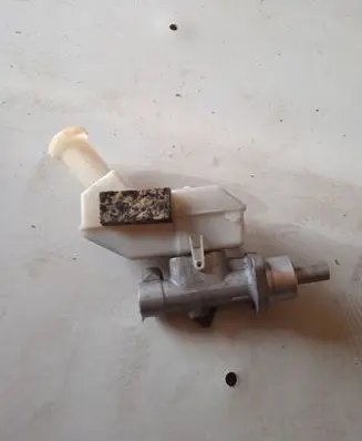 Renault Clio III Master brake cylinder 8200129956