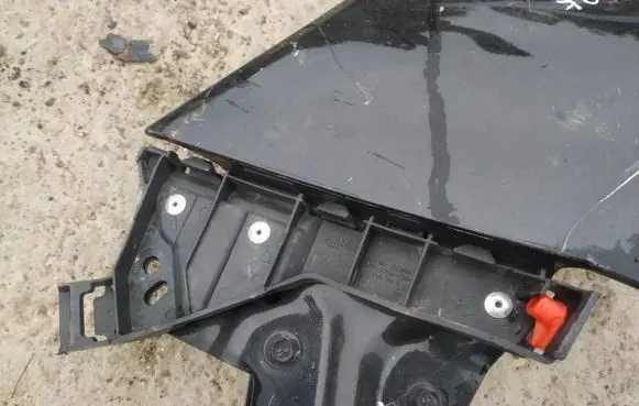 Opel Insignia A Front bumper mounting bracket