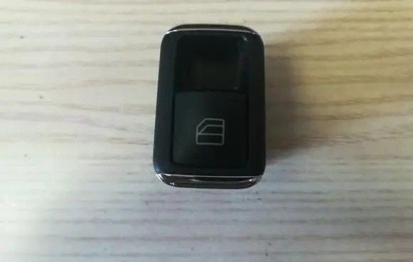Mercedes-Benz C AMG W204 Electric window control switch A2048700451 MB470