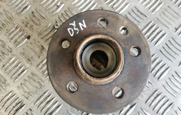 MG ZT - ZT-T Rear wheel hub