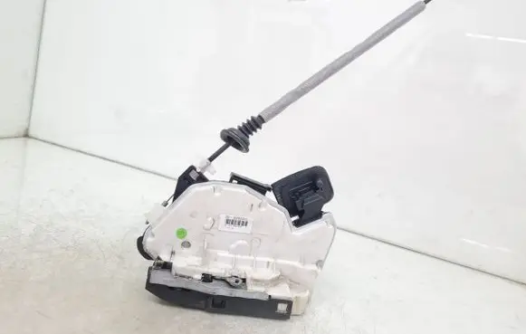 Skoda Fabia Mk3 (NJ) Front door lock 6V2837015