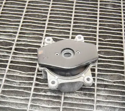 Jaguar I-Pace Engine mount bracket J9D37M121AD