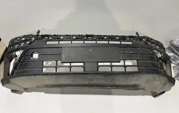 Volkswagen Crafter Front bumper 7C0807221A