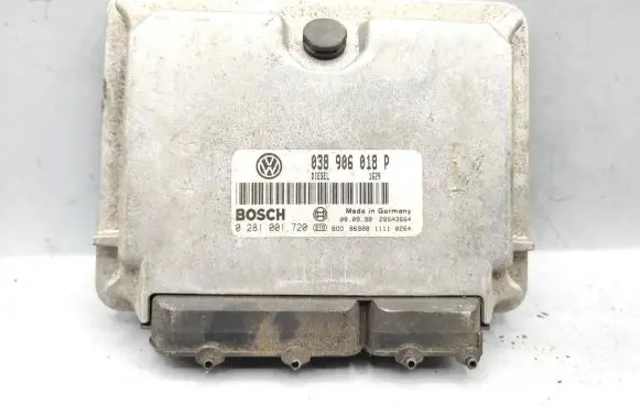 Volkswagen PASSAT B5 Engine control unit/module 038906018P 28SA3664 0281001720