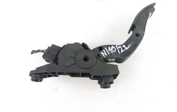 Hyundai i10 Accelerator throttle pedal B9010