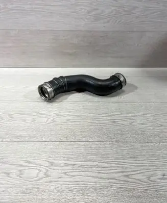 BMW X3 E83 Intercooler hose/pipe 3427761 1313794