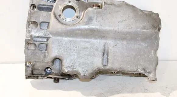 Volkswagen Golf VII Oil sump 04E103603G