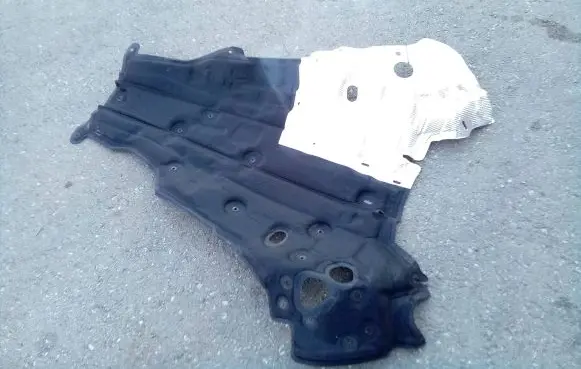 Mercedes-Benz E W214 Exhaust heat shield