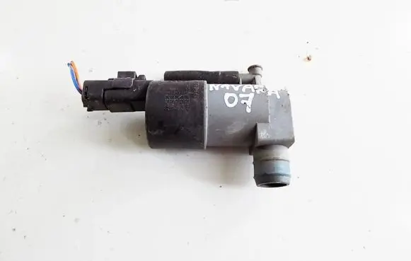 Nissan Navara D40 Windscreen/windshield washer pump