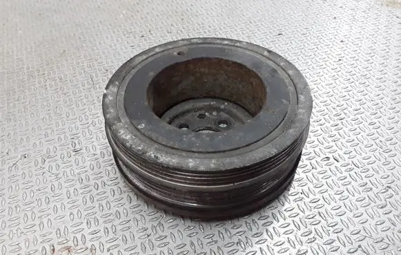 Audi A4 S4 B5 8D Crankshaft pulley 028105243Q