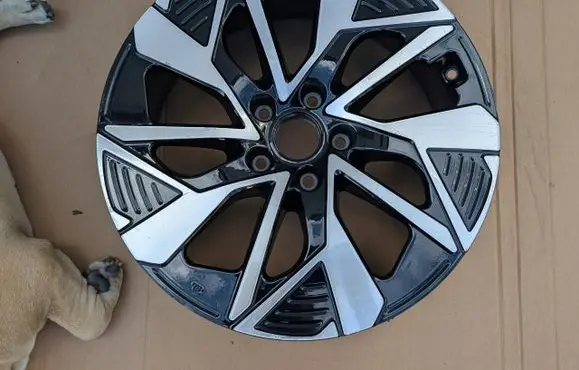 Toyota bZ4X R18 alloy rim 
