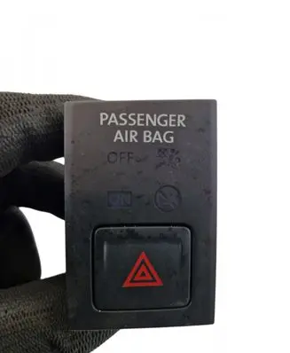 Volkswagen Golf VII Hazard light switch 5G2919225A