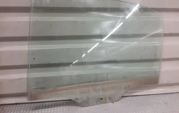 Hyundai Sonata Rear door window glass 