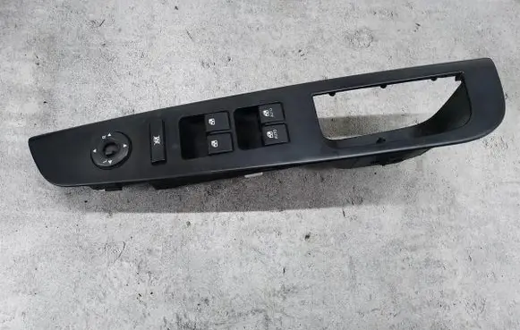 KIA Ceed Quarter vent window switch 82351-1H010