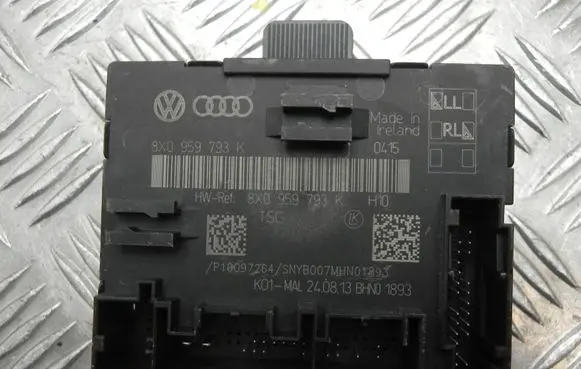 Audi A1 Door control unit/module 8X0959793K G4552