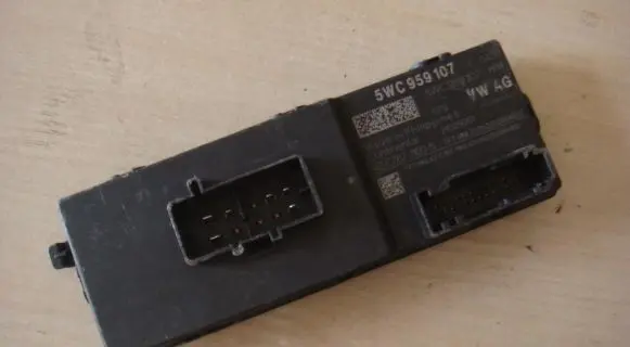 Volkswagen PASSAT B8 Tailgate/trunk control unit/module 5WC959107