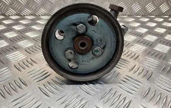 Opel Combo D Power steering pump 00518523200