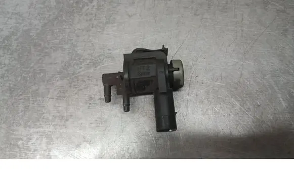 Volkswagen Polo III 6N 6N2 6NF Vacuum valve 1J0906283C