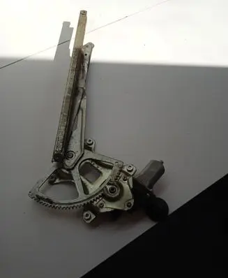 Toyota Prius (XW20) Front door window regulator with motor 8571035180