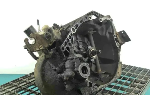 Manual 5 speed gearbox