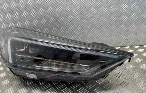 Hyundai Tucson TL Headlight/headlamp 92102D7710 D71R R009D710000374