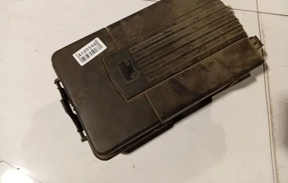 Audi A3 S3 8P Battery box tray cover/lid AZ5