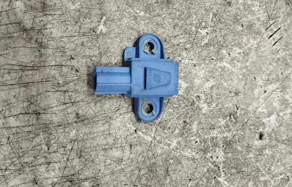 Volkswagen Golf V Airbag deployment crash/impact sensor 1K0955557A