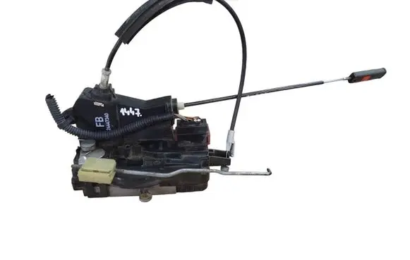 Opel Vectra C Front door lock 24447340