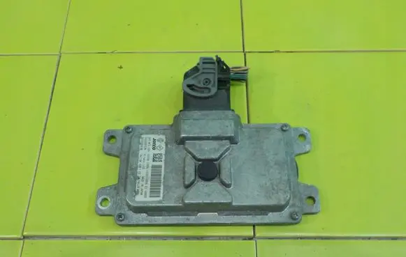 Renault Megane III Engine control unit/module 310320012R