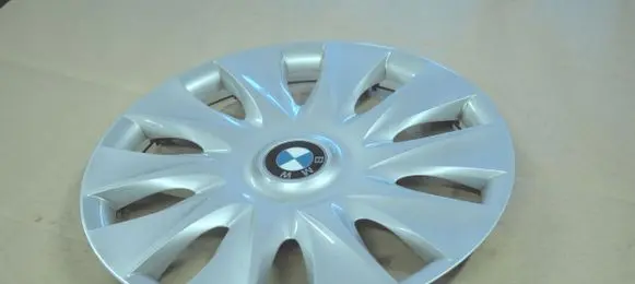 BMW X3 E83 R16 wheel hub/cap/trim 6791806