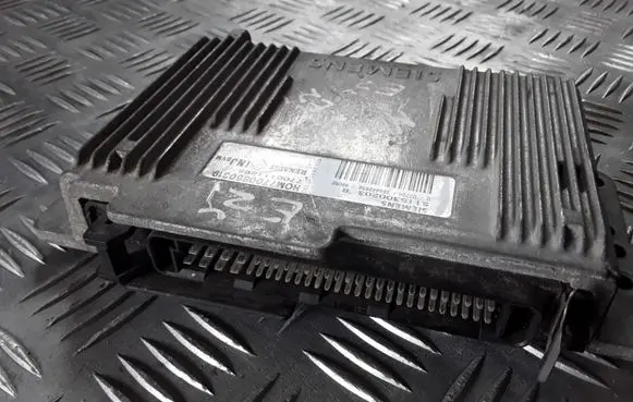 Renault Megane I Engine control unit/module H0M7700860319 7700111888 S115300203