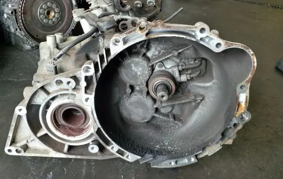 Hyundai Tucson JM Manual 6 speed gearbox S614JE